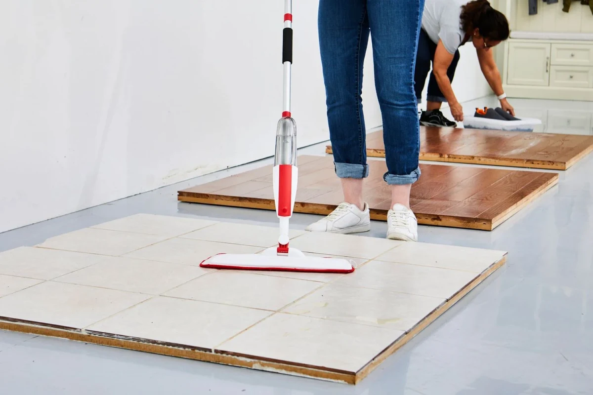 How to Mop Tile Floors Without Streaks for a Sparkling in the UAE