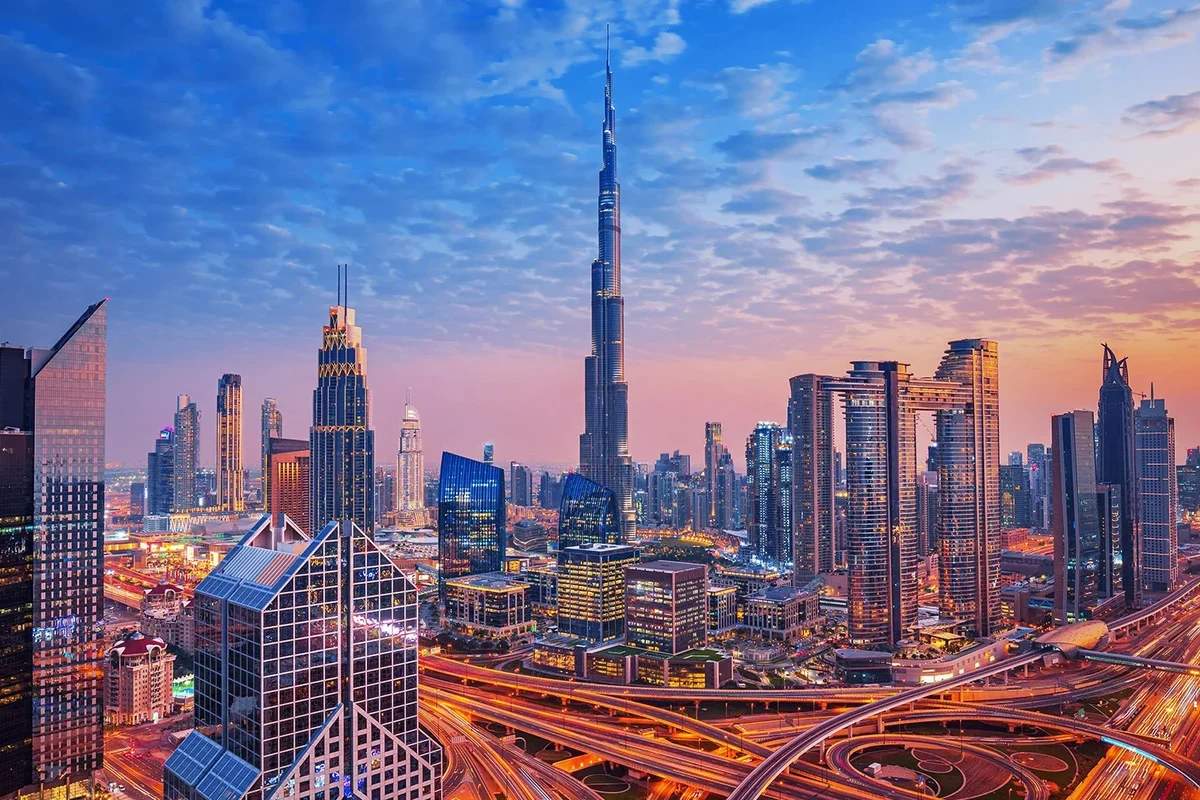 Infographic showing life expectancy trends in the UAE with demographic insights.