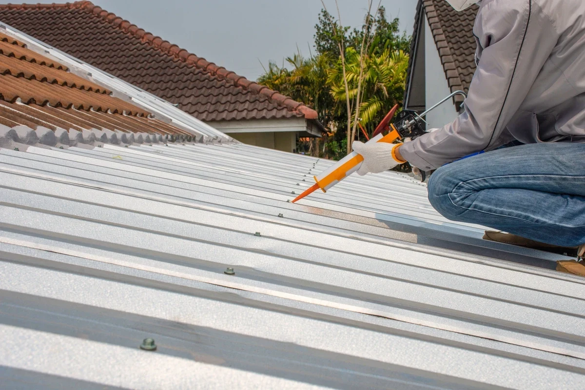 Metal Roof Leaking at Overlap How to Fix IT Easily