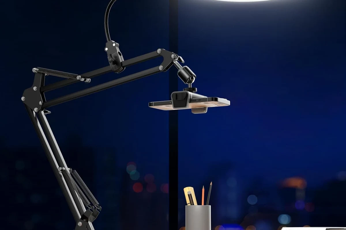 Desk Lamp vs Ring Light Which One Provides Better Lighting in the UAE