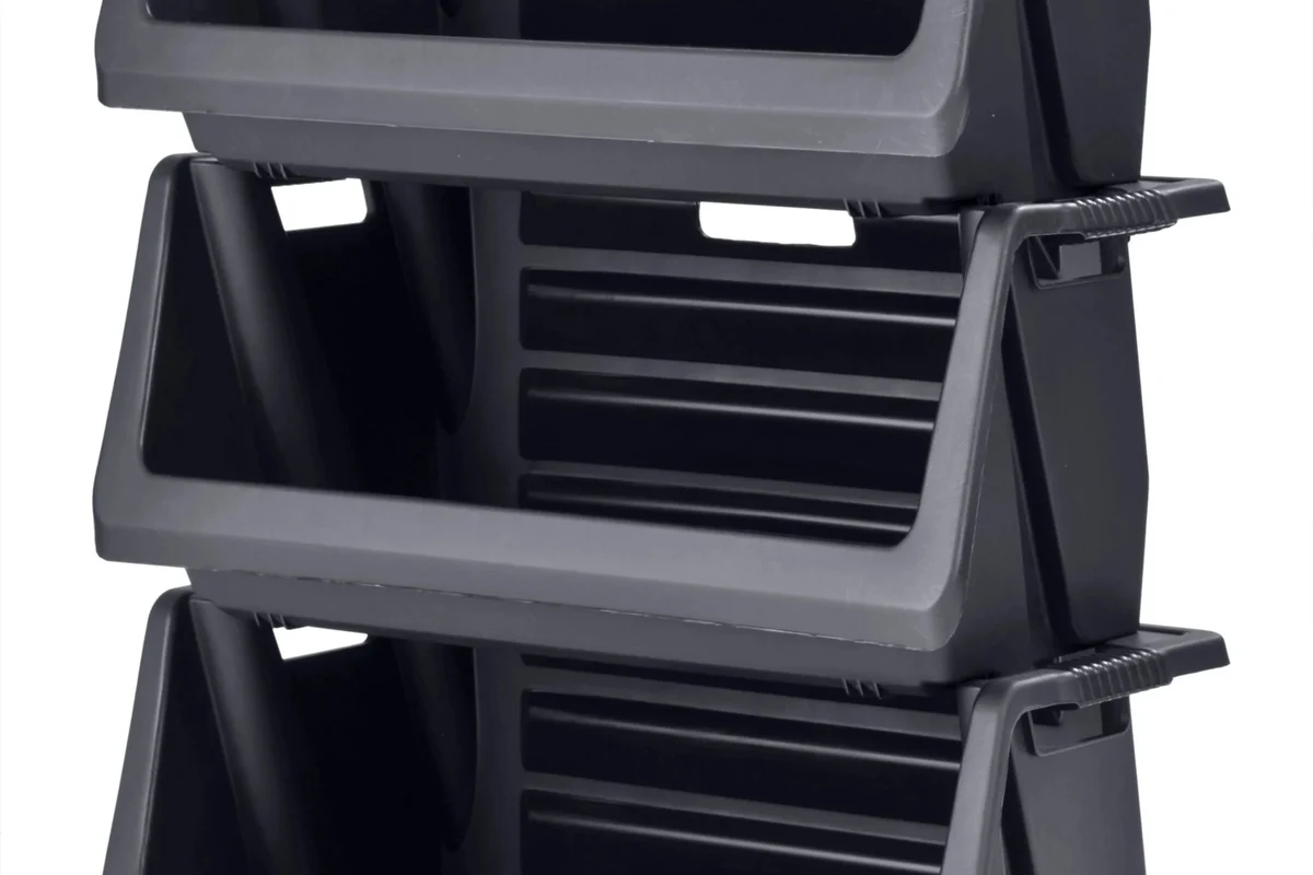 What Size Garage Storage Bin Should You Buy for Seasonal in the UAE