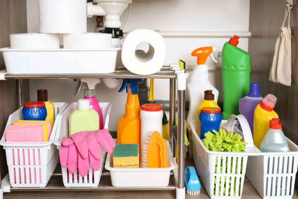 How to Organize Cleaning Supplies Efficiently in the UAE
