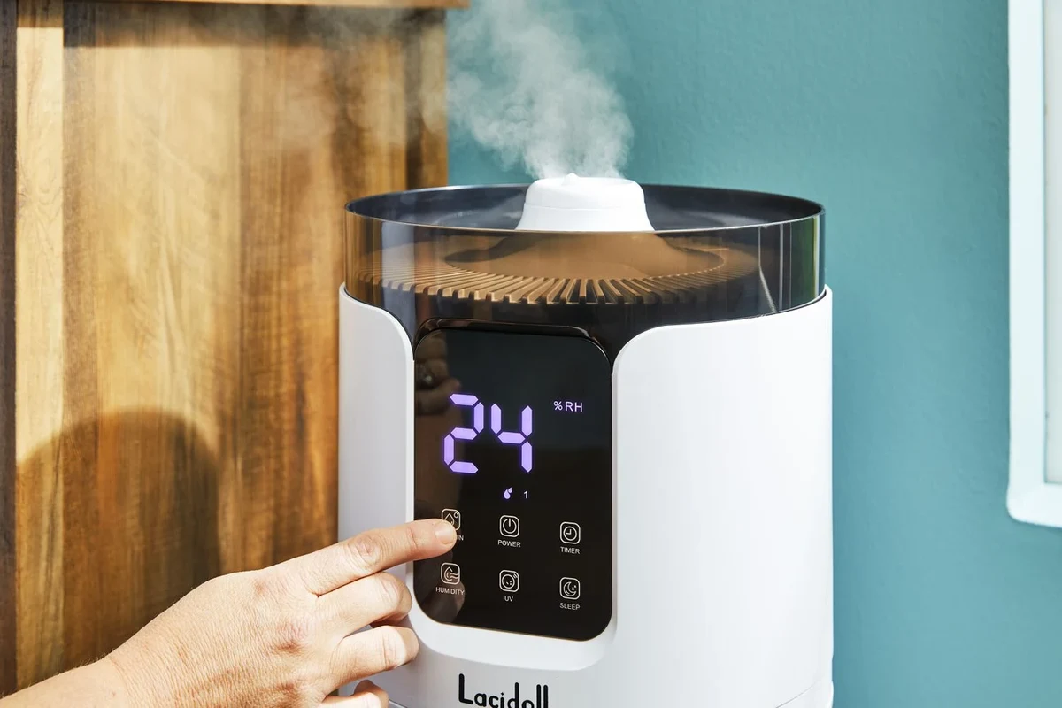 Humidifier vs Cool Mist Humidifier Which One Is Best for You in the UAE