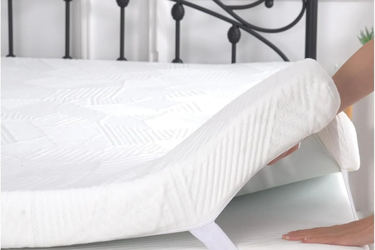 How to Choose a Mattress Topper for Your Sleep Position in the UAE