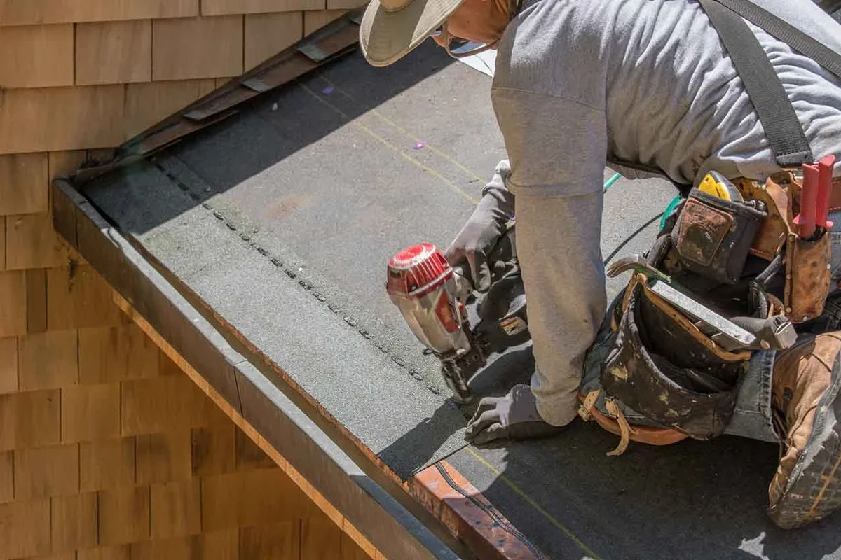 How to Replace Shingles on a Roof for a Durable