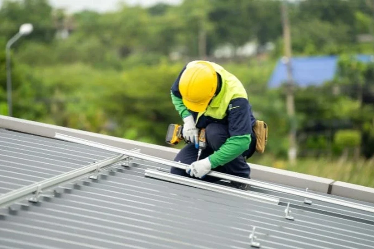 How to Put Metal Roofing on a Mobile Home for Lasting