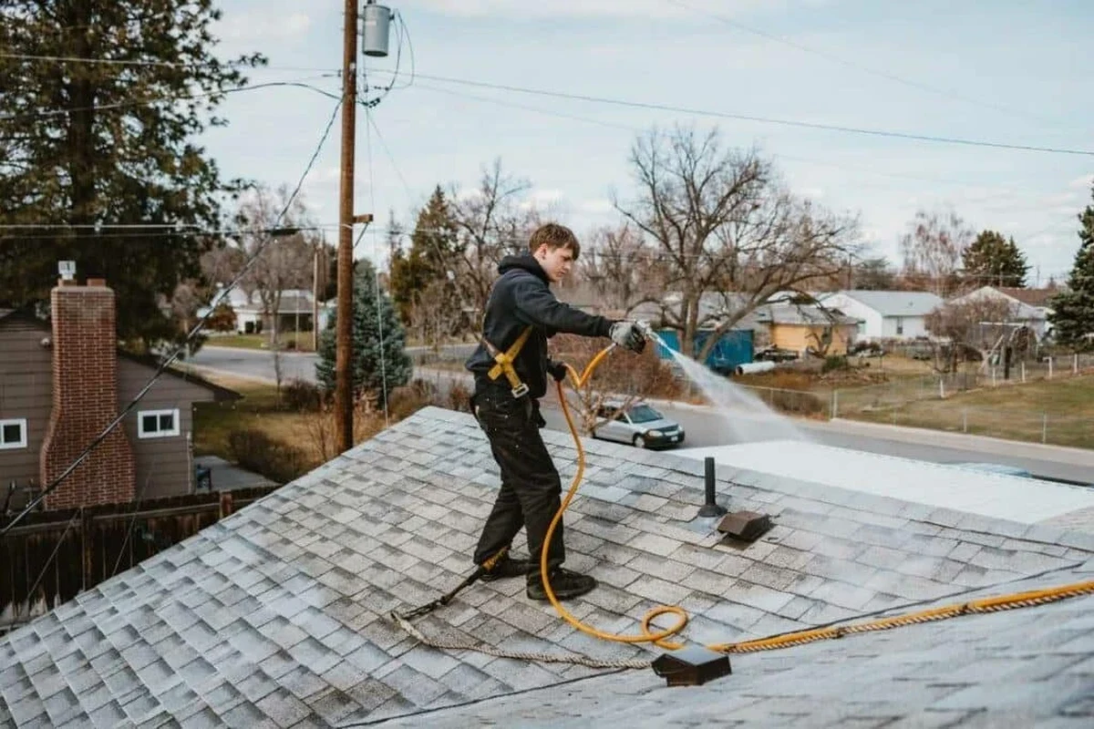 What Does Roof Maxx Spray on Your Roof for Longerlasting