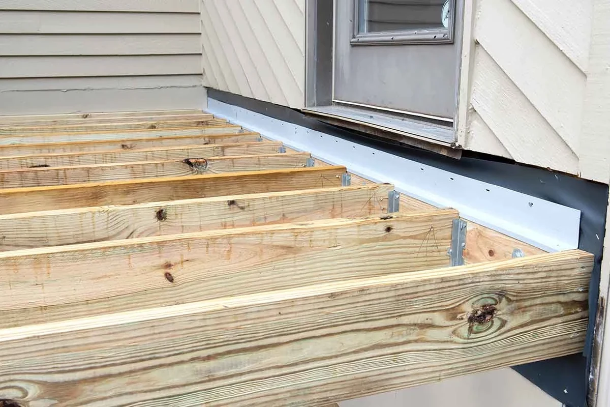 How Much Does IT Cost to Replace a Shingle Roof