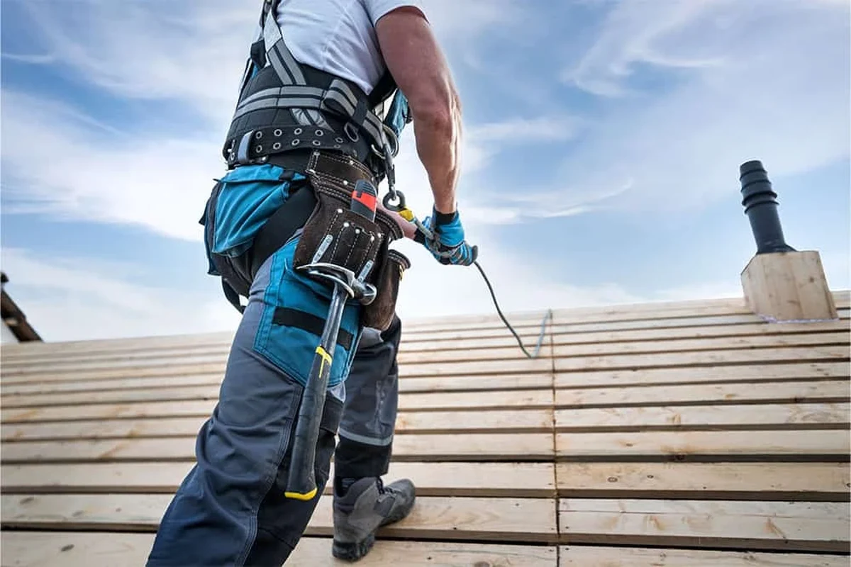How to Use a Roof Harness for Safe and Effective Roofing