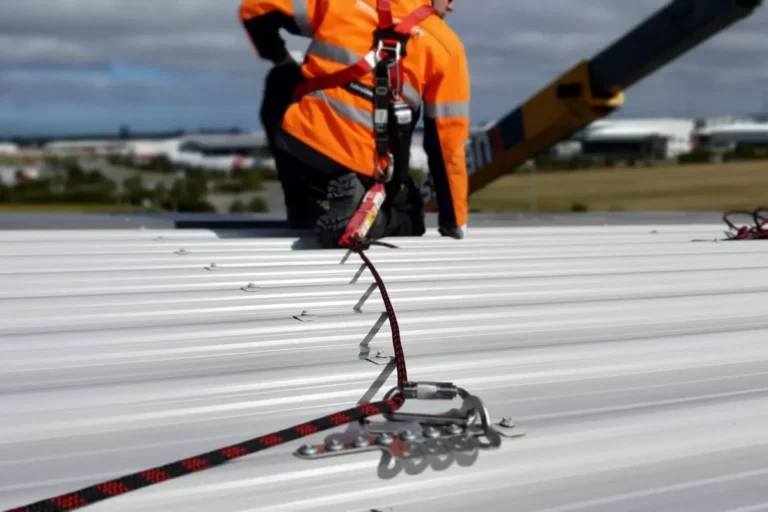 How to Use a Safety Harness on a Roof for Maximum Protection