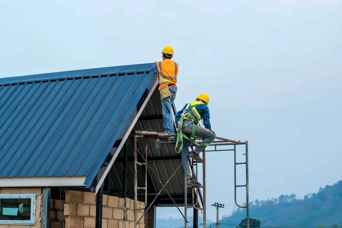 How to Safely Work on a Roof and Avoid Common Accidents