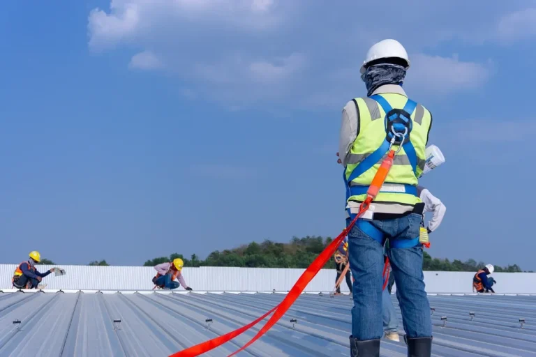 How to Use a Safety Harness on a Roof for Maximum Protection